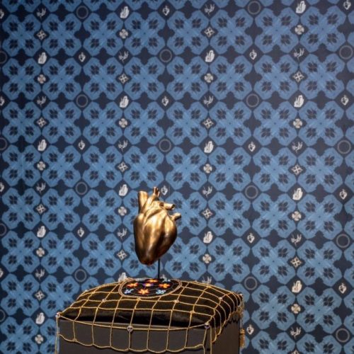 Foreground: Nadia Myre, Volume 1, 2019. Earthenware, beads, threads. Background: Nadia Myre, Damask (Volume 0), 2019. Wallpaper installation. Photo: Karolina Sobel.